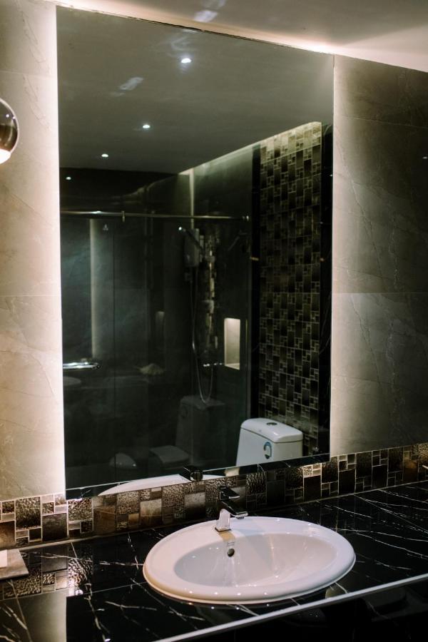 Like A Local Hotel Чиангмай Екстериор снимка