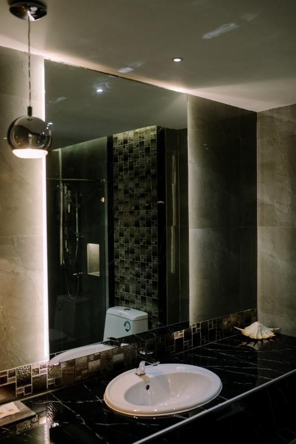 Like A Local Hotel Чиангмай Екстериор снимка