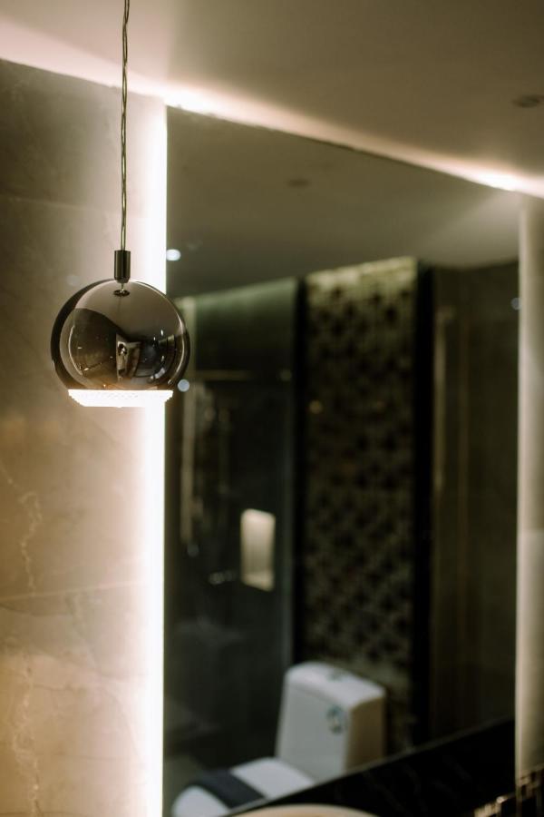 Like A Local Hotel Чиангмай Екстериор снимка